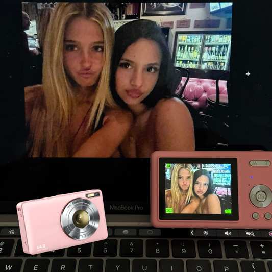 digitalni retro fotoaparat iz 2000ih + poklon za pravljenje retro fotki