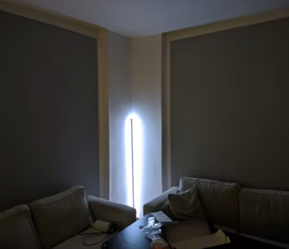 Minimalistička Ugaona Podna Lampa