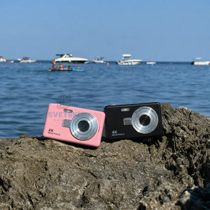digitalni retro fotoaparat iz 2000ih + poklon za pravljenje retro fotki